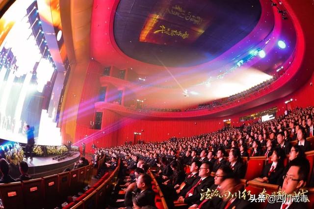 新中国70周年四川法治历程回顾暨 “12.4”宪法宣传周主题活动在成都举行 彭清华作批示 邓小刚出席并致辞